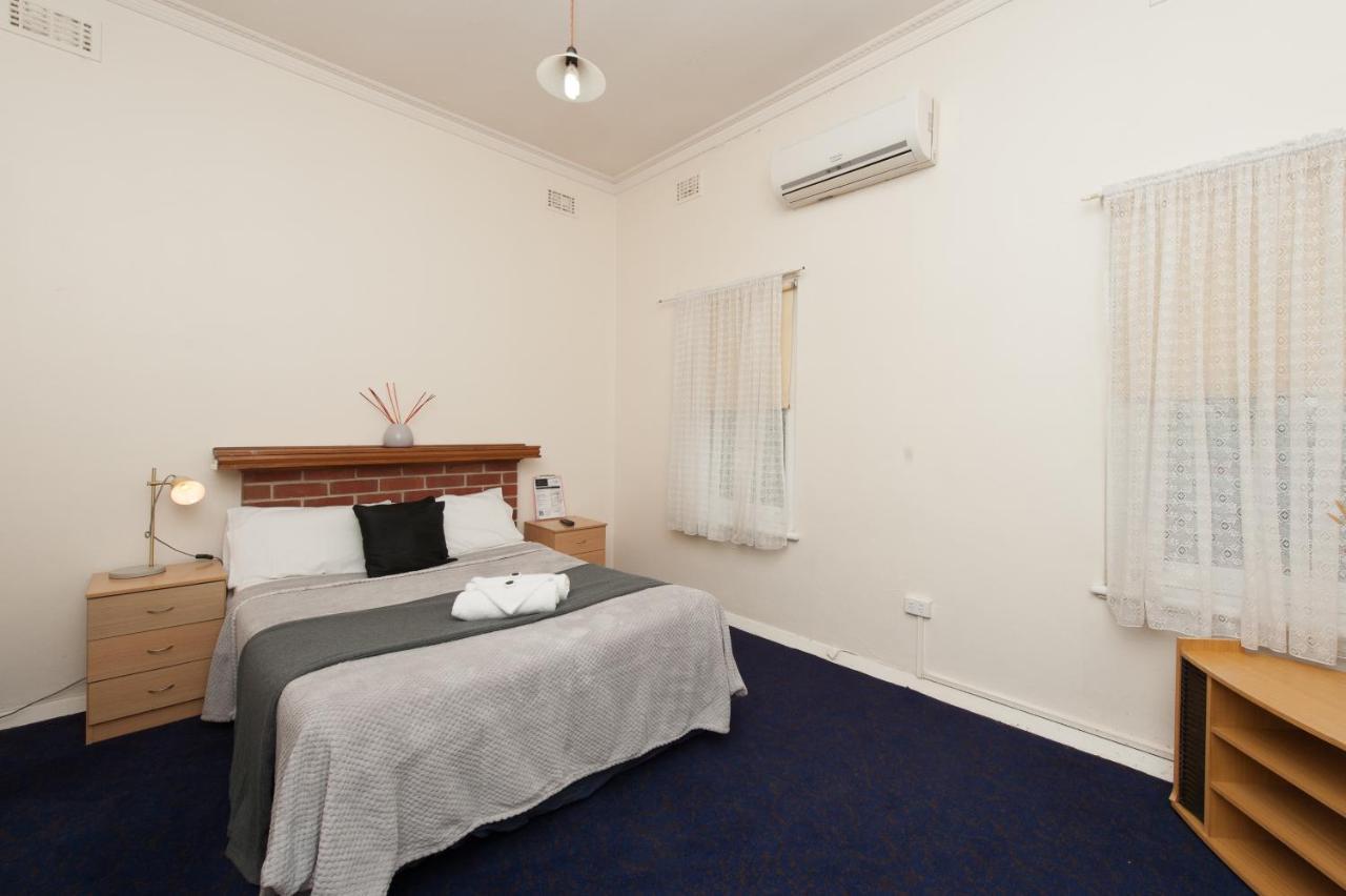 Riverina Hotel Holbrook Exterior foto